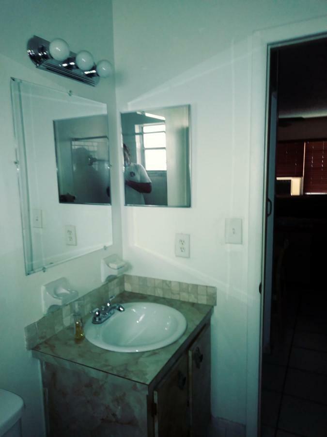 Апартаменты Newly Furnished Large, Clean, Quiet Private Unit Форт-Лодердейл Экстерьер фото
